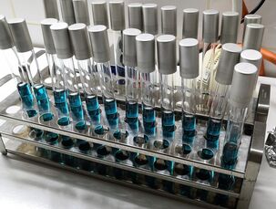 Rozpipetované kultivační médium pro stanovení Salmonelly (mikrobiologické zpracování)