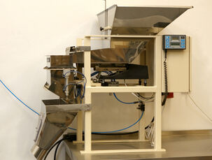 Dávkovací váha na kávu